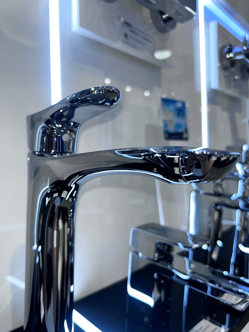 Vòi lavabo nóng lạnh TOTO TLG01301V GO TOTO chính hãng Vòi lavabo nóng lạnh TOTO TLG01301V GO