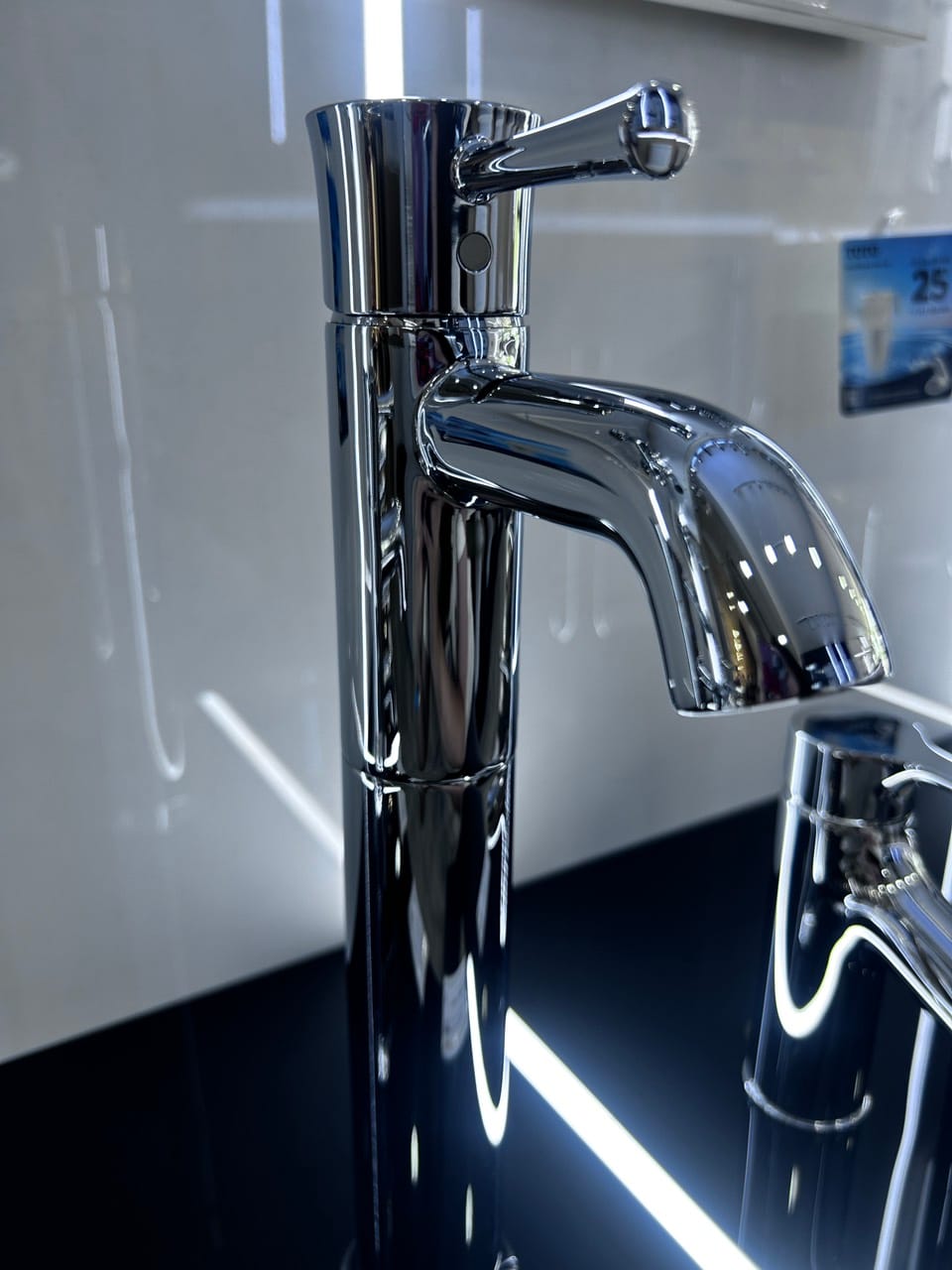 Vòi Lavabo TOTO TLS02305V LN Nóng Lạnh Thân Cao TOTO chính hãng Vòi Lavabo TOTO TLS02305V LN Nóng Lạnh Thân Cao