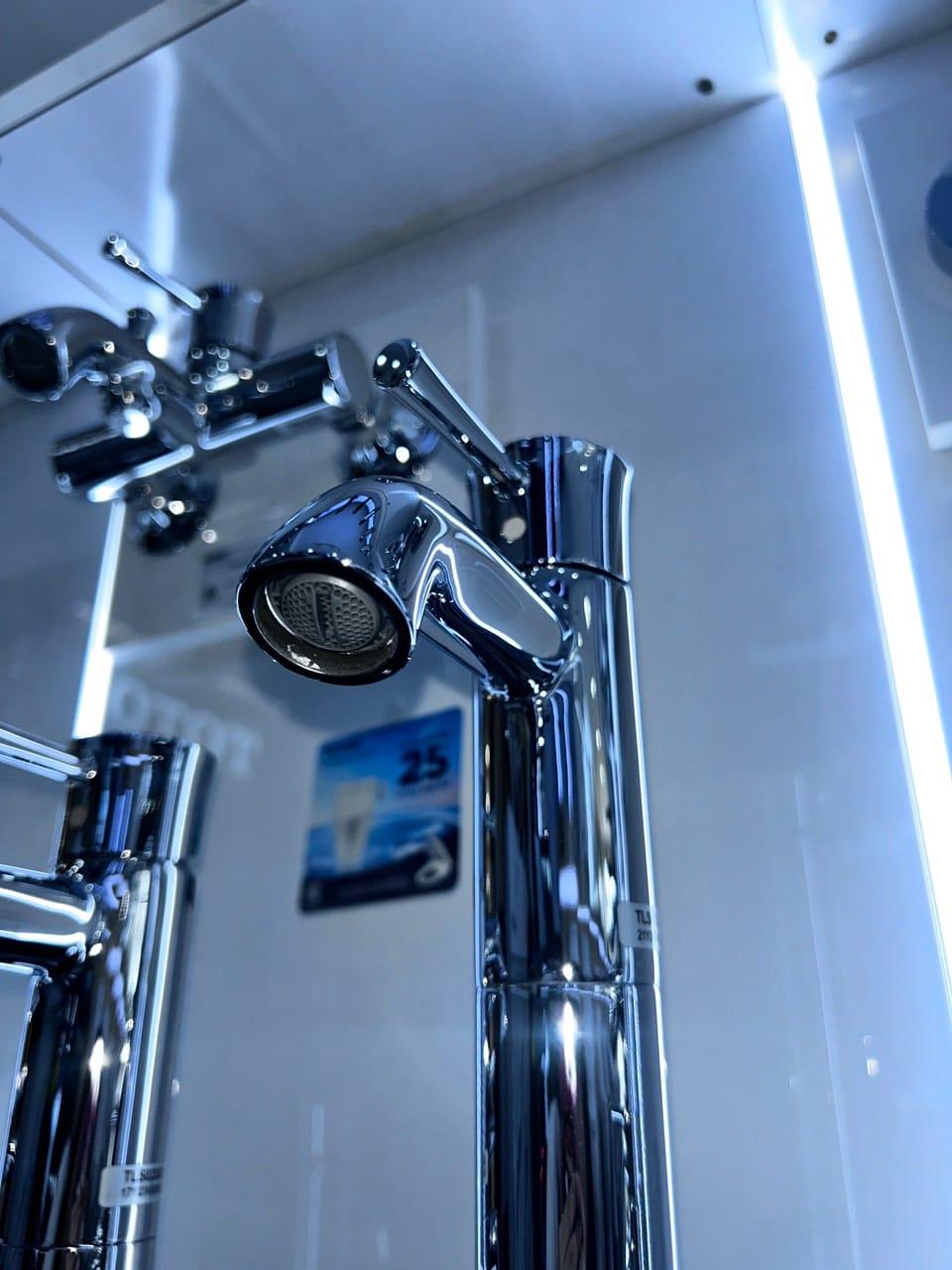 Vòi Lavabo TOTO TLS02305V LN Nóng Lạnh Thân Cao TOTO chính hãng Vòi Lavabo TOTO TLS02305V LN Nóng Lạnh Thân Cao
