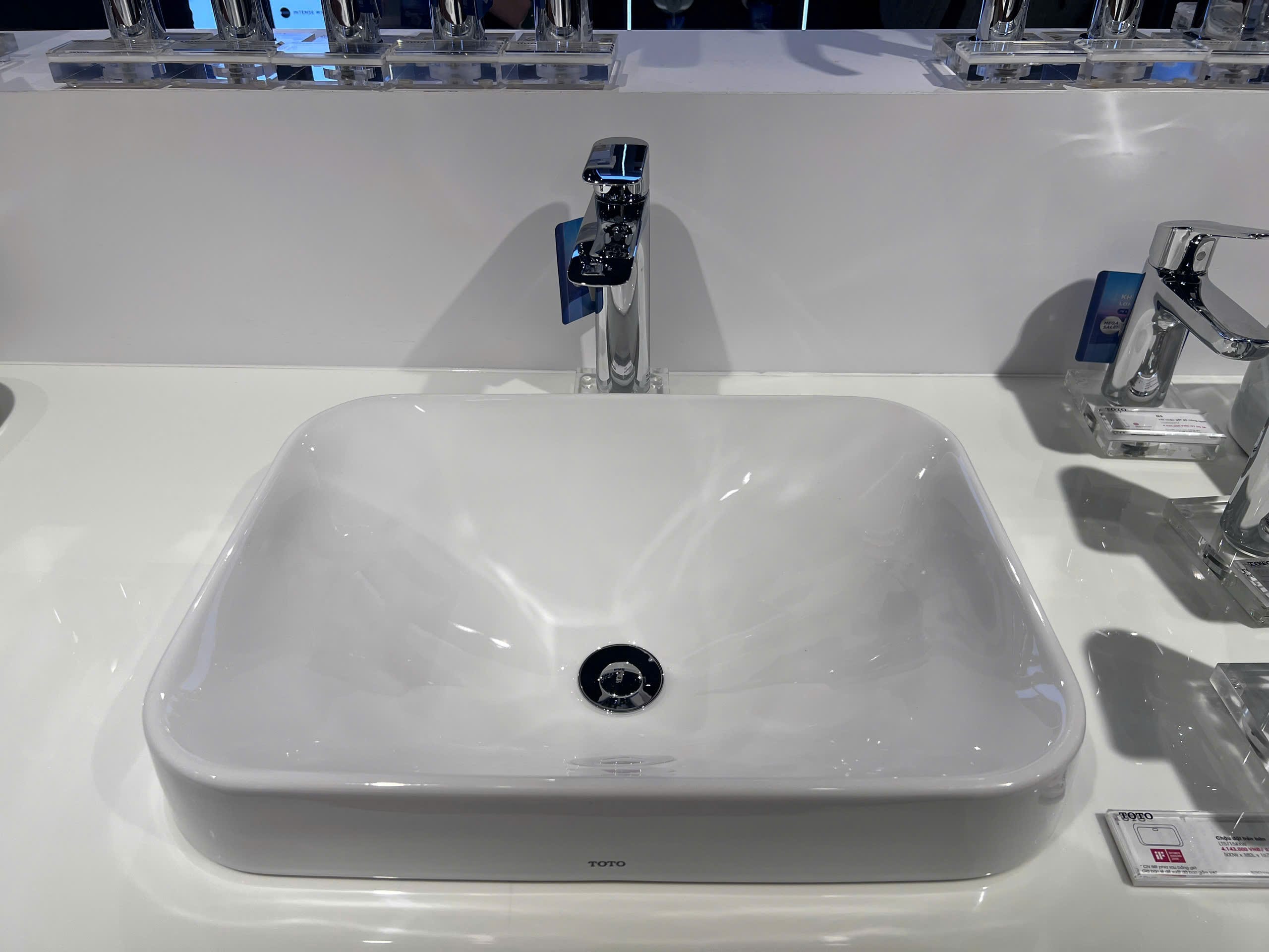 Chậu lavabo đặt bàn TOTO LT5715#XW CeFiONtect TOTO chính hãng Chậu lavabo đặt bàn TOTO LT5715#XW CeFiONtect