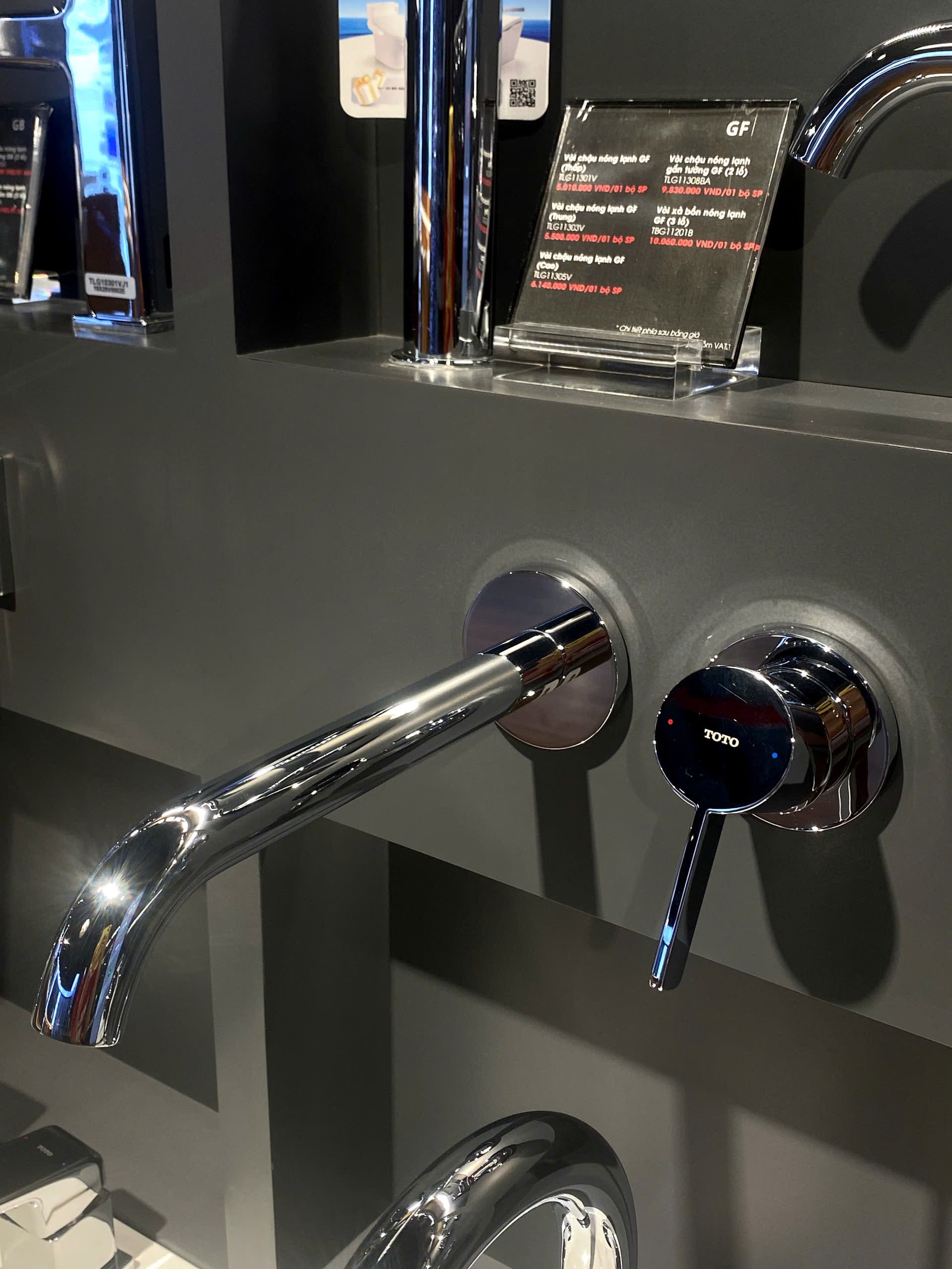 Vòi lavabo nóng lạnh TOTO TVLM112NS New Standard cổ cao TOTO chính hãng Vòi lavabo nóng lạnh TOTO TVLM112NS New Standard cổ cao
